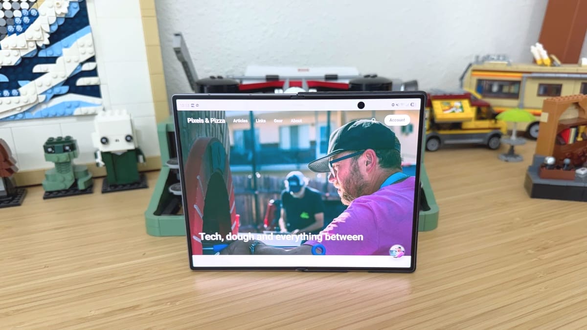 I tried to put down the Galaxy Z Fold 8, but I can't